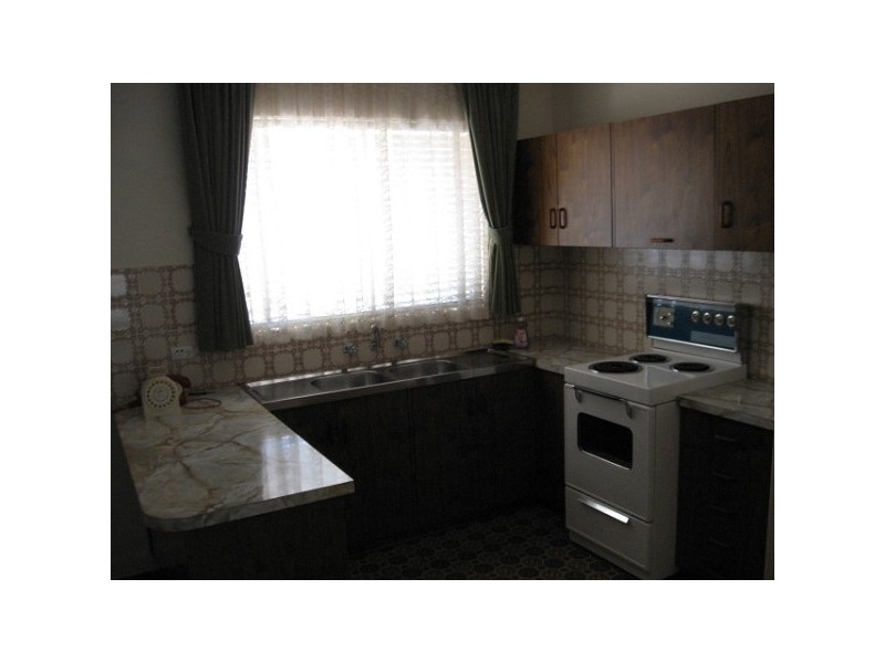 4 MCINTOSH  CRESCENT, Brahma Lodge SA 5109