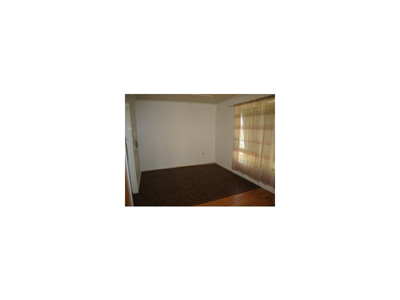 32 RONALD DRIVE, Salisbury East SA 5109