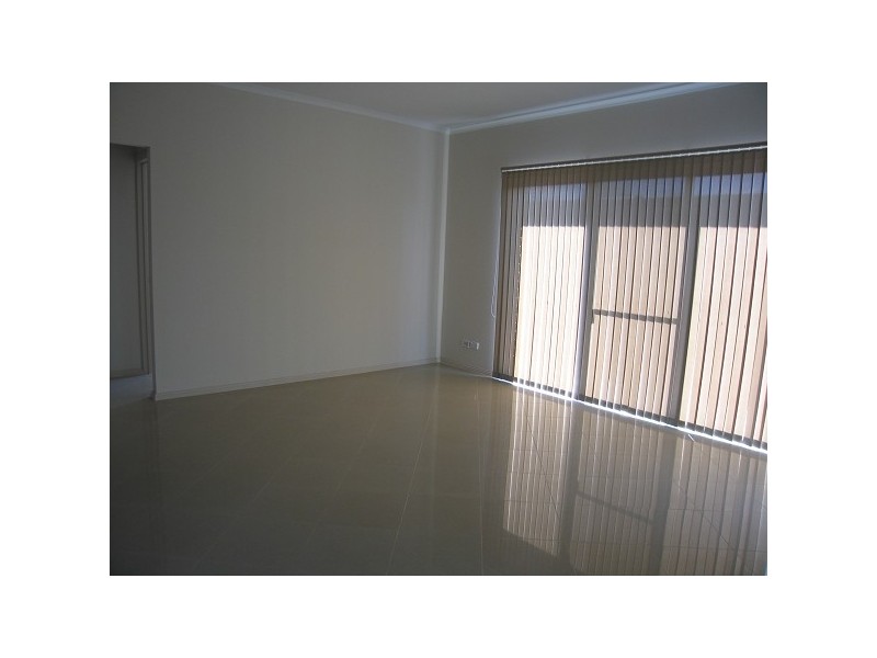 11 MOSSMAN STREET, Mawson Lakes SA 5095