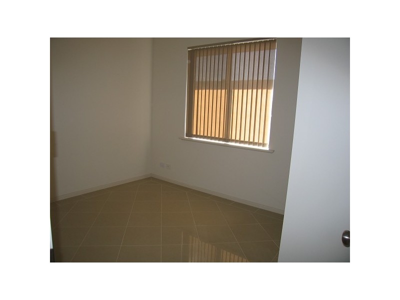 11 MOSSMAN STREET, Mawson Lakes SA 5095