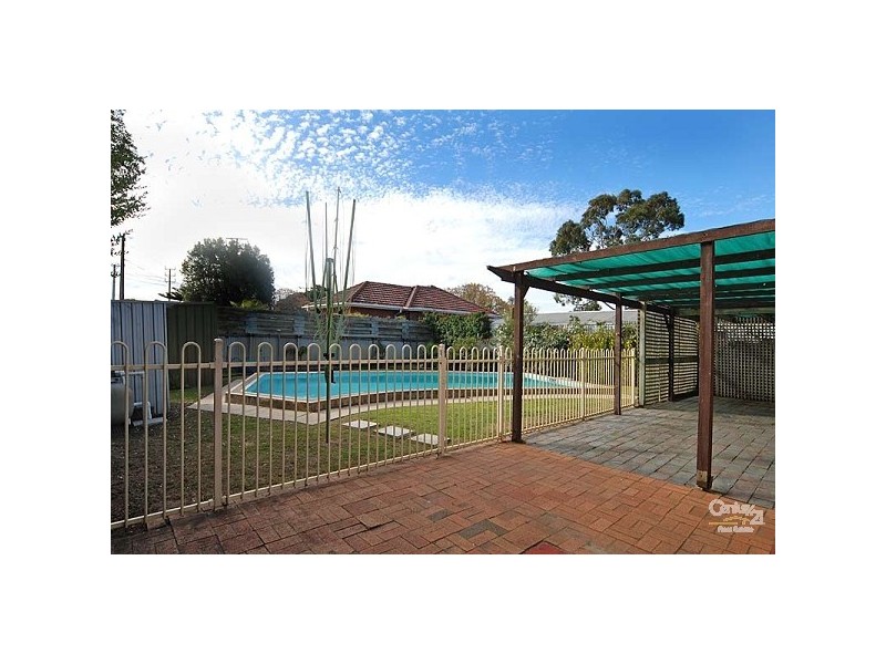 3 Centre Street, Largs Bay SA 5016