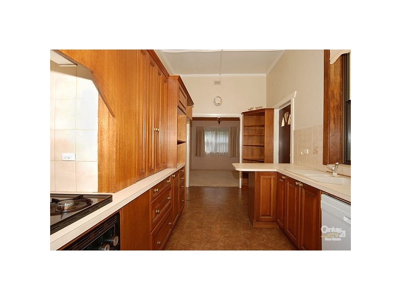 3 Centre Street, Largs Bay SA 5016