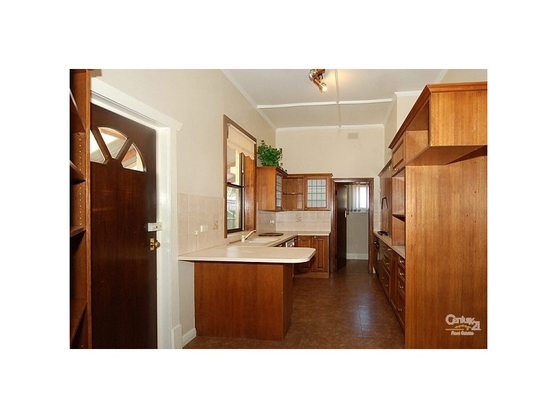 3 Centre Street, Largs Bay SA 5016