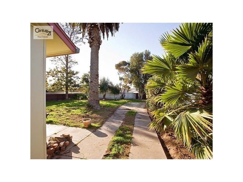 17 Kenmare Street, Taperoo SA 5017