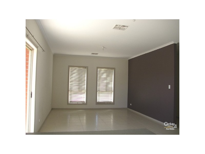 2 Centre St, Largs Bay SA 5016