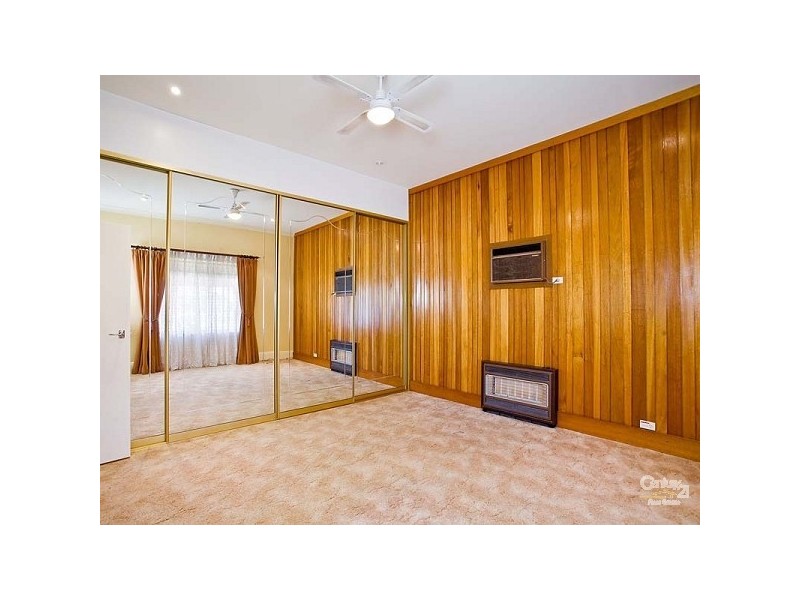 23 Claughton Rd, Largs Bay SA 5016