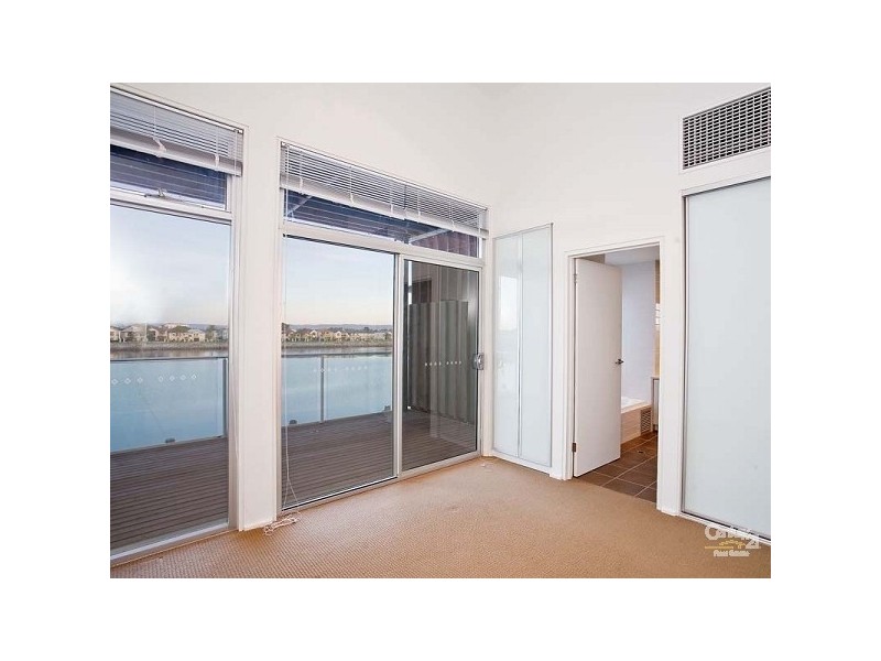 8 Parri Crescent NEWPORT, Port Adelaide SA 5015