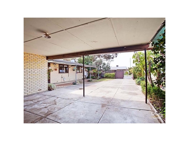 1 Burnett Crescent, Semaphore Park SA 5019