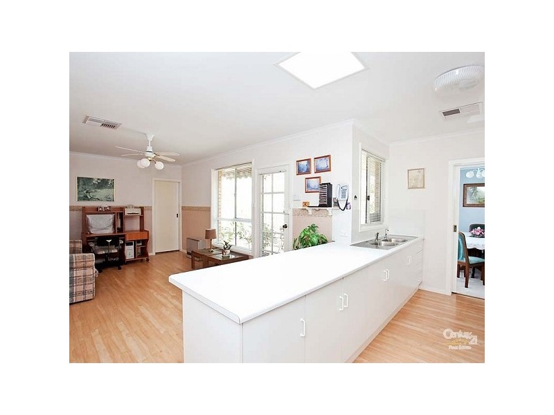 8 Jenolan Crescent, Hillbank SA 5112