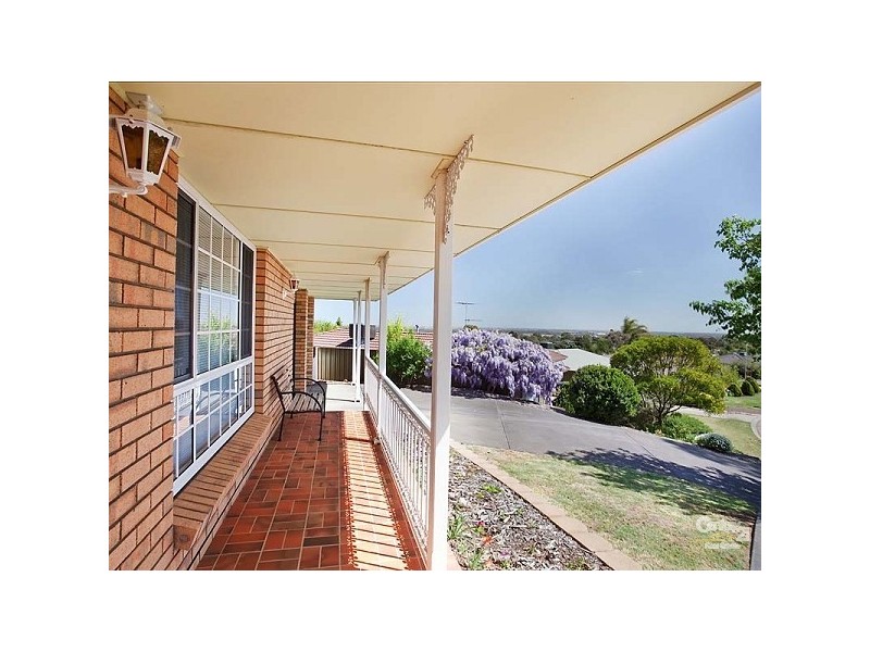 8 Jenolan Crescent, Hillbank SA 5112