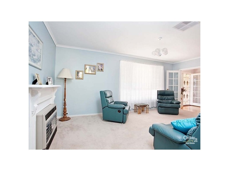 8 Jenolan Crescent, Hillbank SA 5112