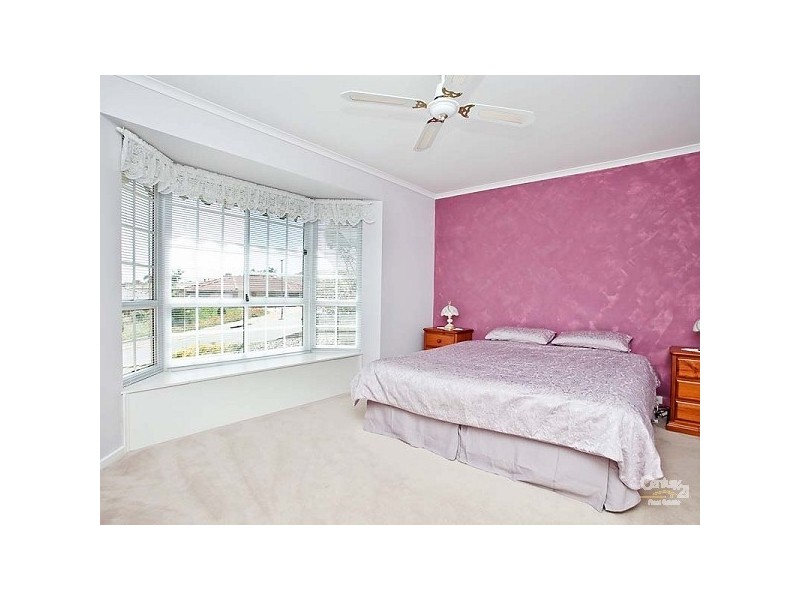 8 Jenolan Crescent, Hillbank SA 5112