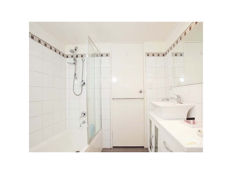 11/242 Trimmer Parade, West Lakes SA 5021