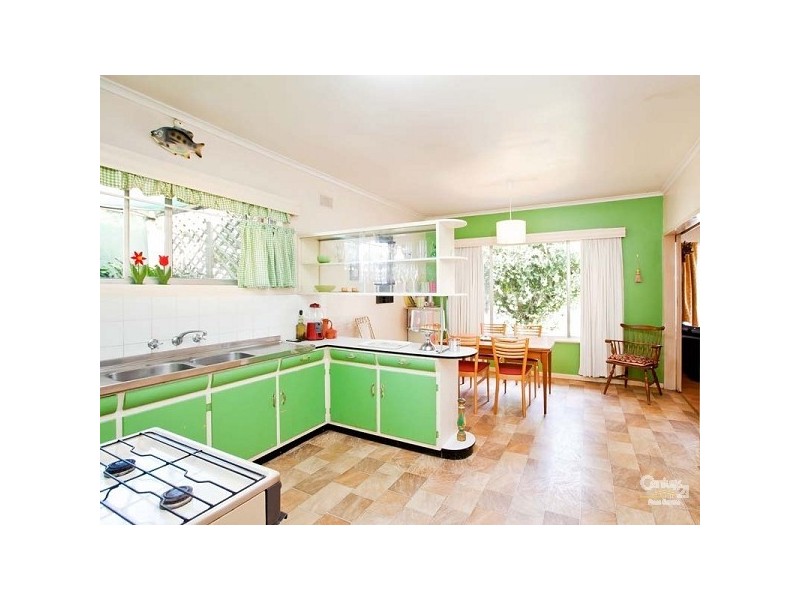 11 Knightsbridge Avenue, Valley View SA 5093