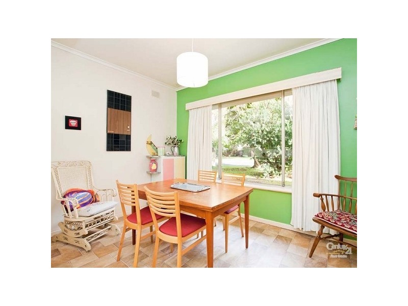 11 Knightsbridge Avenue, Valley View SA 5093