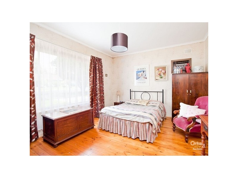 11 Knightsbridge Avenue, Valley View SA 5093