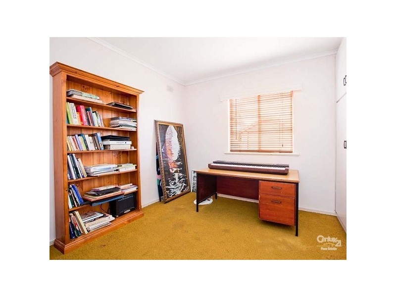 11 Knightsbridge Avenue, Valley View SA 5093