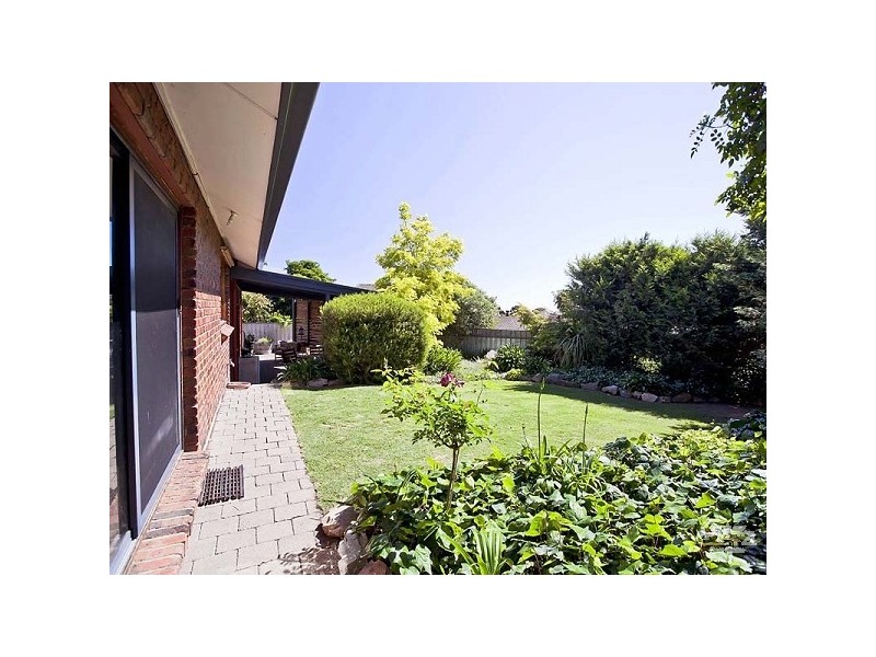 2 Mersey Court, Para Hills SA 5096