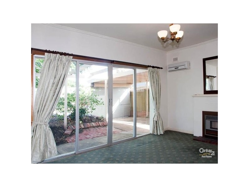 18 The Strand, Largs North SA 5016