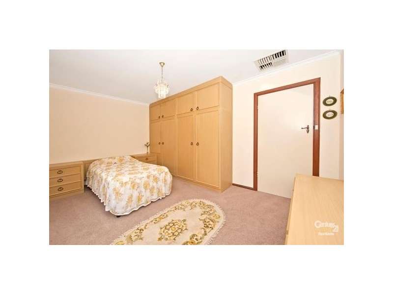 2/15 Anthony Street, Largs Bay SA 5016