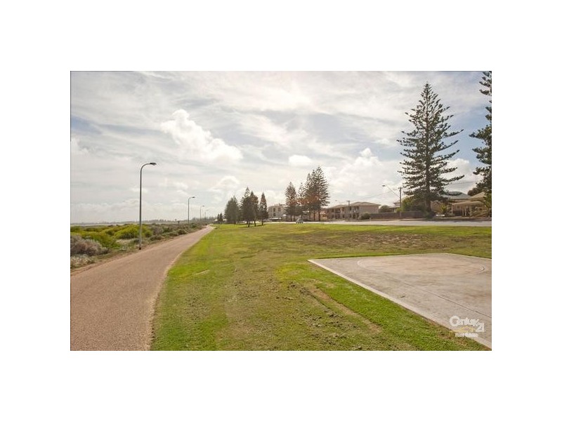 2/15 Anthony Street, Largs Bay SA 5016