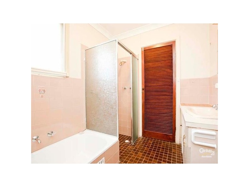 16 Russell Street, Ethelton SA 5015