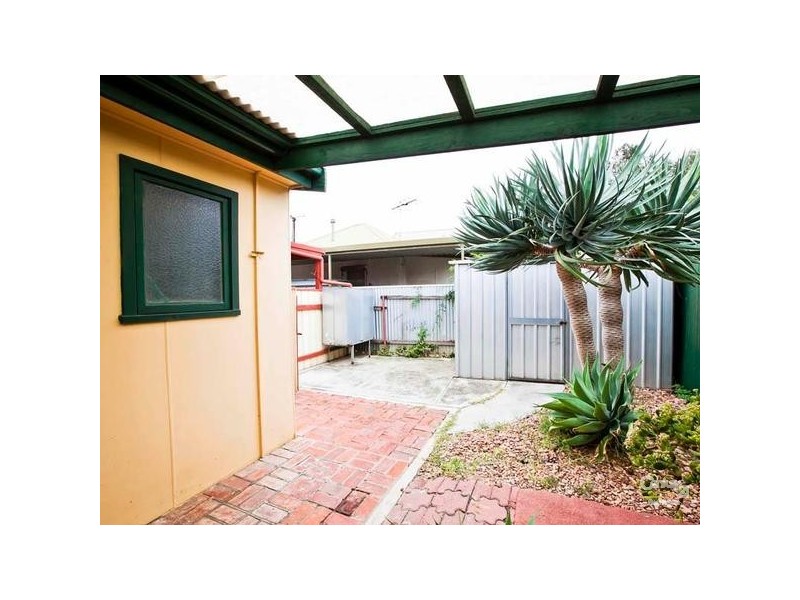 16 Russell Street, Ethelton SA 5015