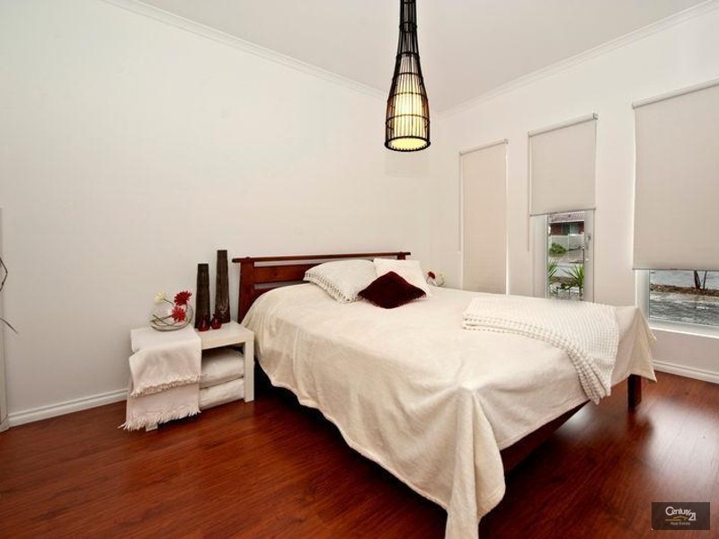 12 Hutley Road, North Haven SA 5018