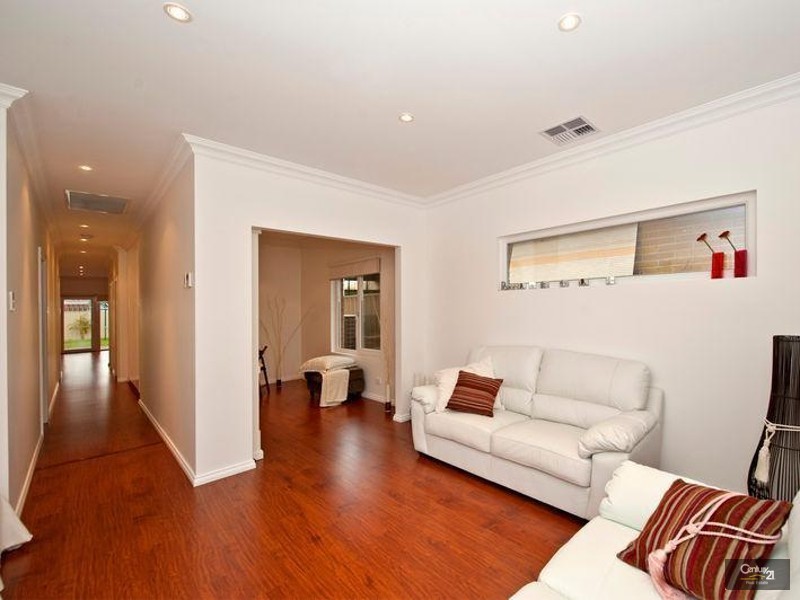 12 Hutley Road, North Haven SA 5018