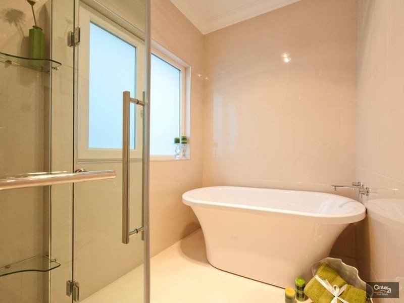 12 Hutley Road, North Haven SA 5018