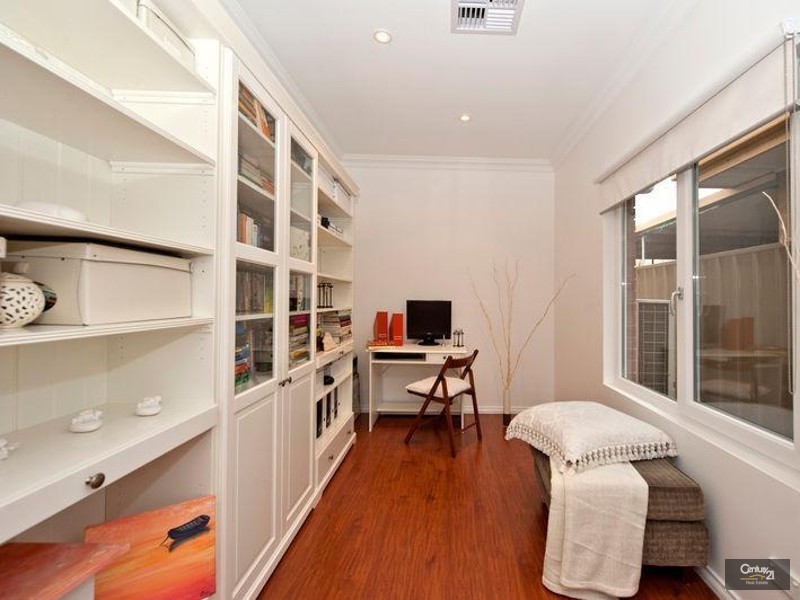 12 Hutley Road, North Haven SA 5018