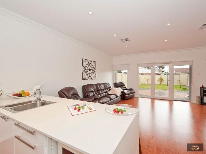 12 Hutley Road, North Haven SA 5018