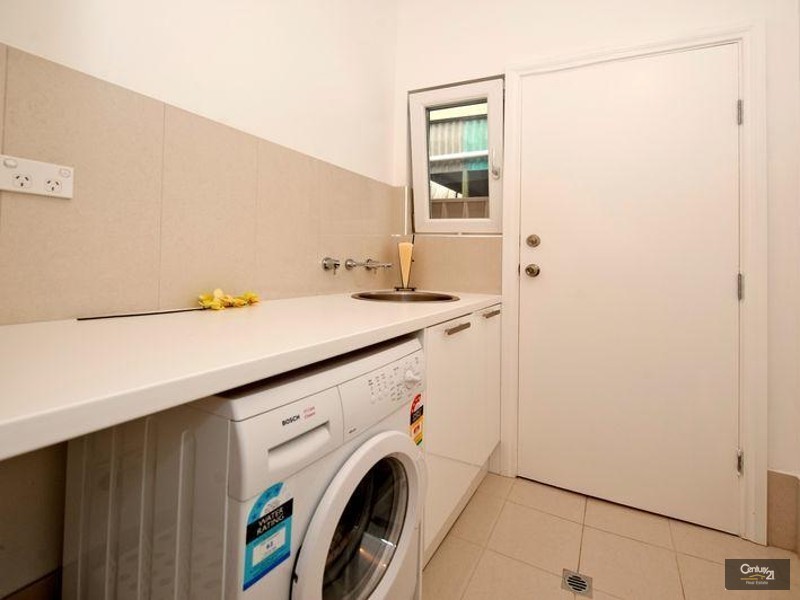 12 Hutley Road, North Haven SA 5018