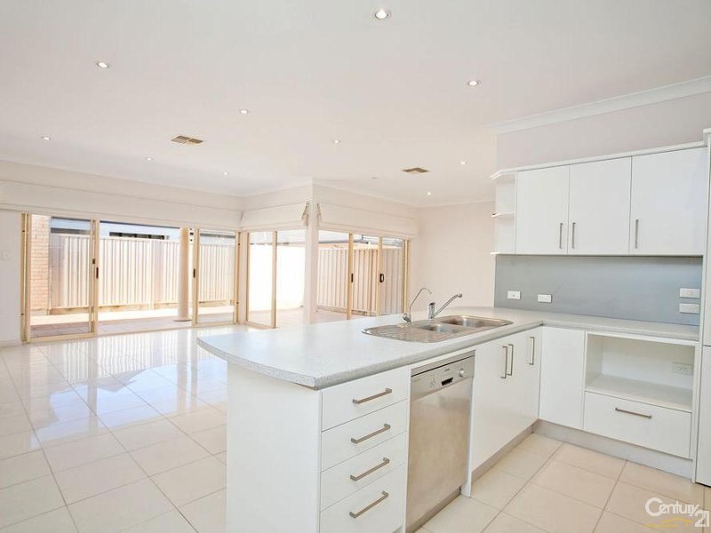 4 Carnarvon Avenue, Glenelg North SA 5045