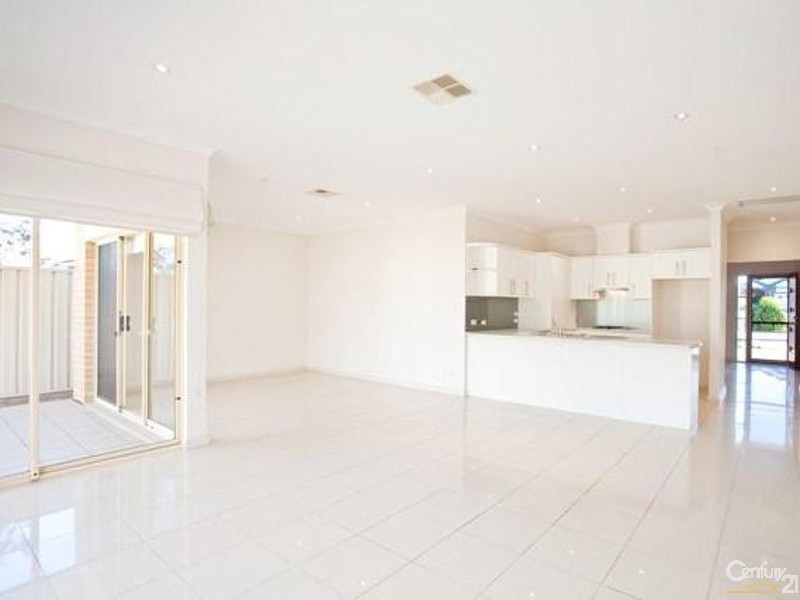 4 Carnarvon Avenue, Glenelg North SA 5045