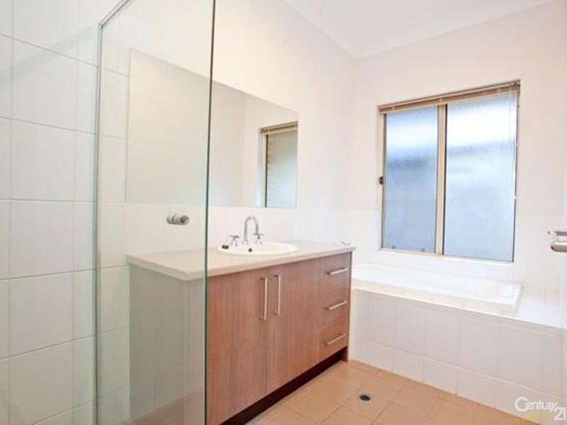 4 Carnarvon Avenue, Glenelg North SA 5045