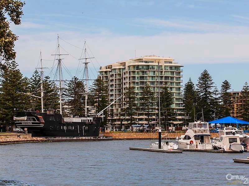 4 Carnarvon Avenue, Glenelg North SA 5045