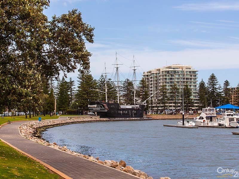 4 Carnarvon Avenue, Glenelg North SA 5045