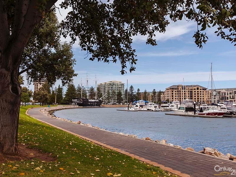 4 Carnarvon Avenue, Glenelg North SA 5045