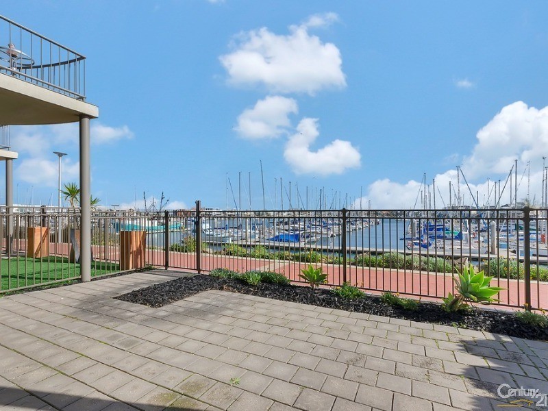 8/12 Arcadia Court, North Haven SA 5018