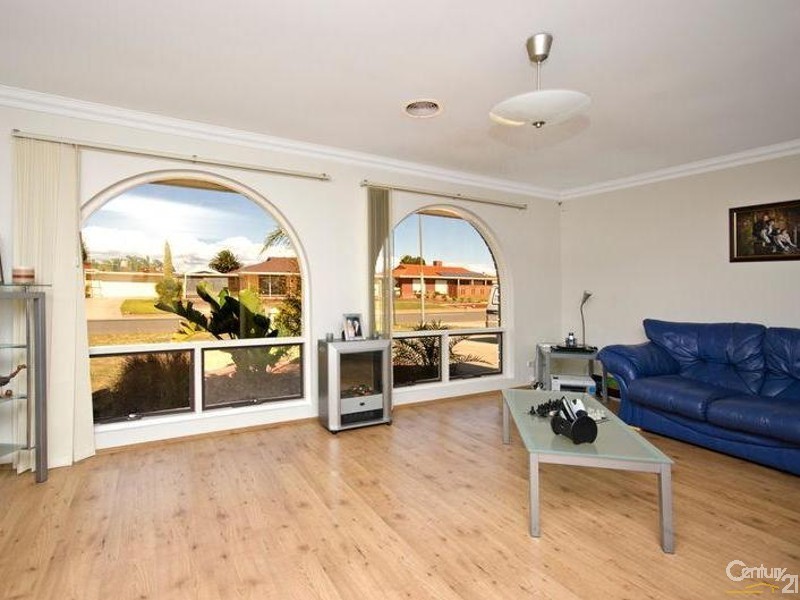 17 Bollen Street, North Haven SA 5018