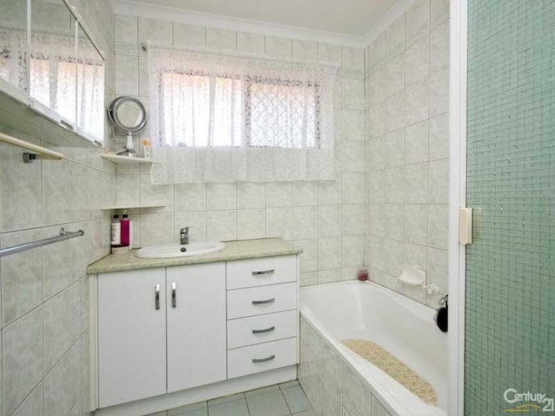 17 Bollen Street, North Haven SA 5018