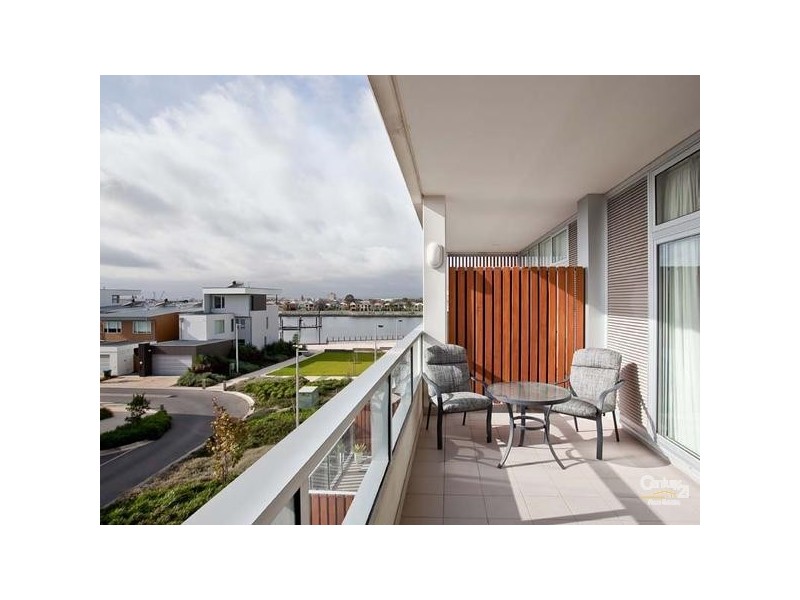 305 / 16-18 Wirra Drive, New Port SA 5015
