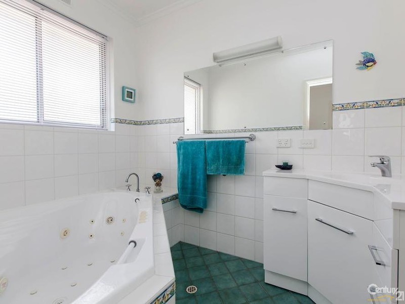 2 Eucalypt Parade, St Agnes SA 5097