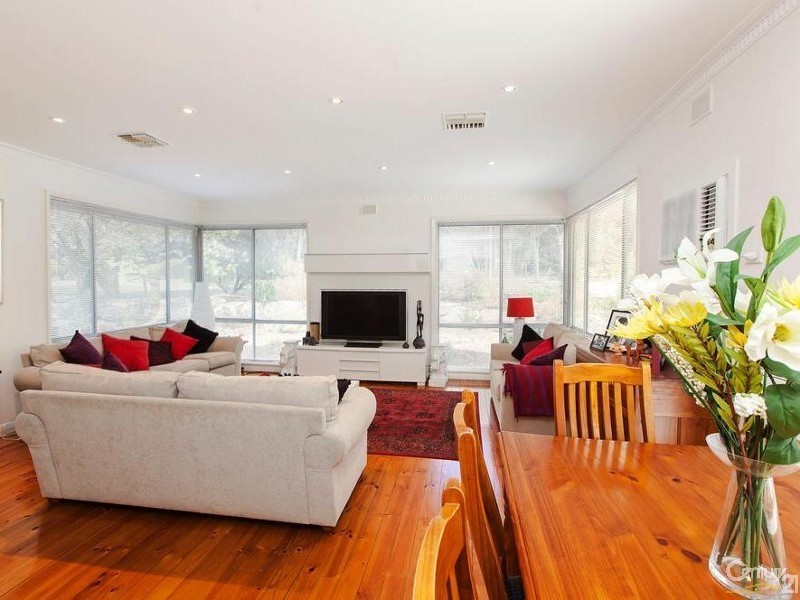 2 Eucalypt Parade, St Agnes SA 5097