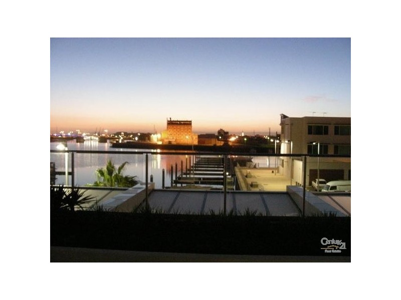 208/1-2 Tarni Court, New Port SA 5015
