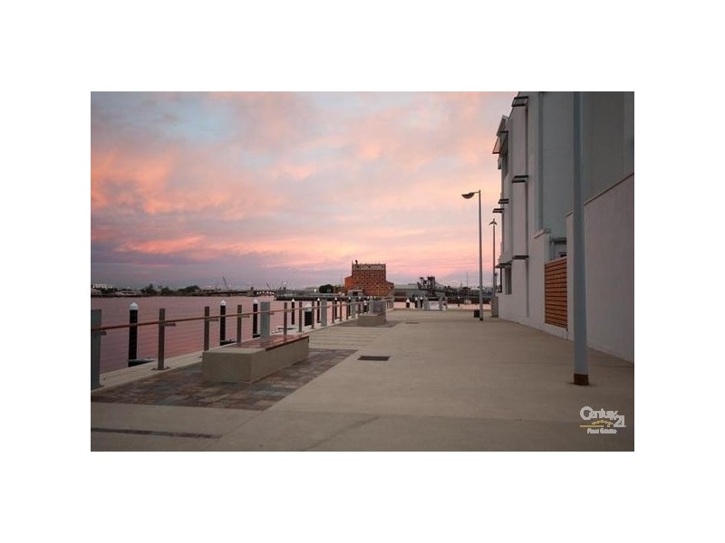 208/1-2 Tarni Court, New Port SA 5015