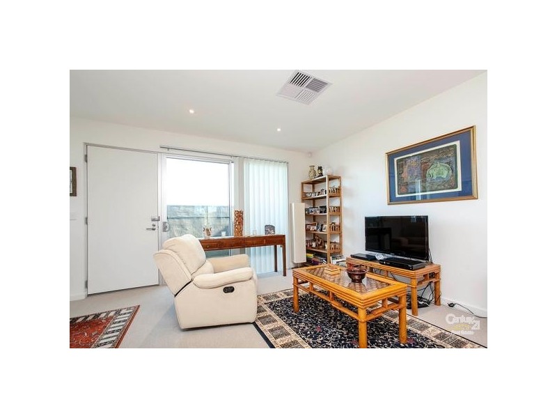 30 Karka Cove, New Port SA 5015