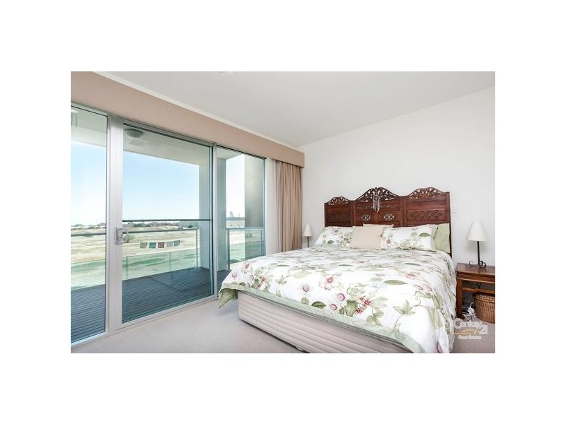 30 Karka Cove, New Port SA 5015