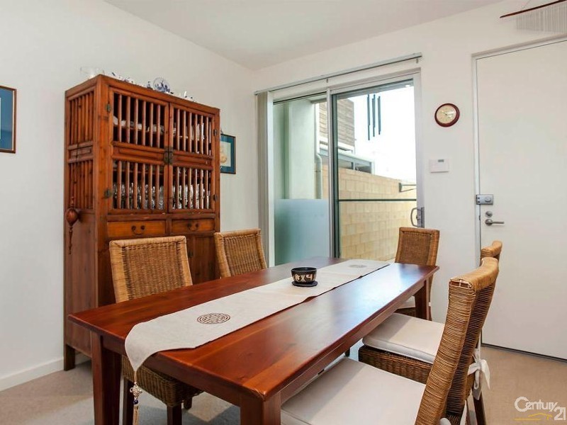30 Karka Cove, New Port SA 5015